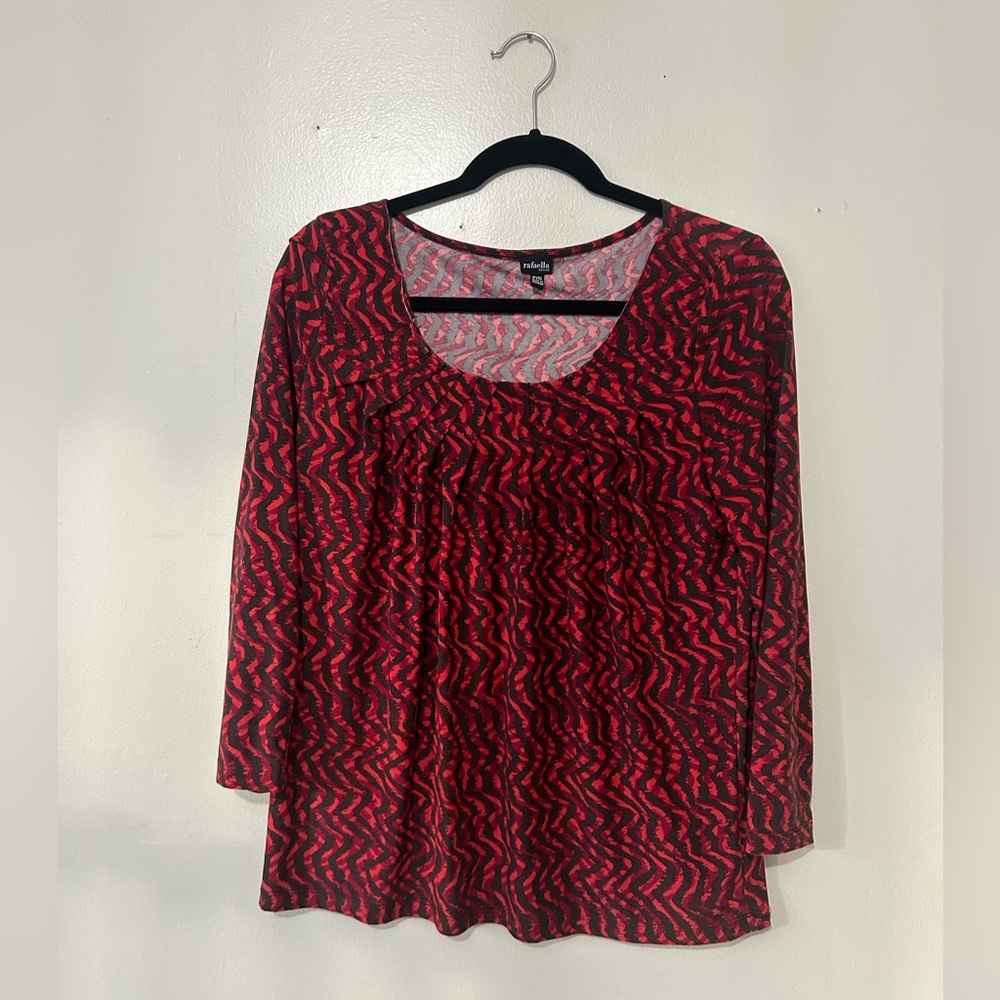 RAFAELLA | Red and Black Zigzag Three-Quarter Length Sleeve Top